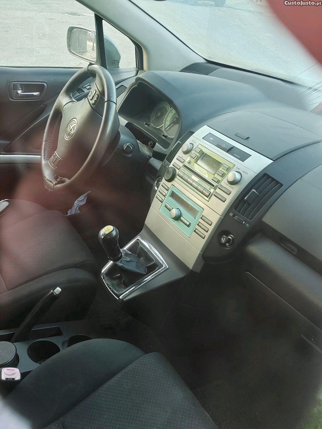 Toyota Corolla 2.0 D4D — photo 4