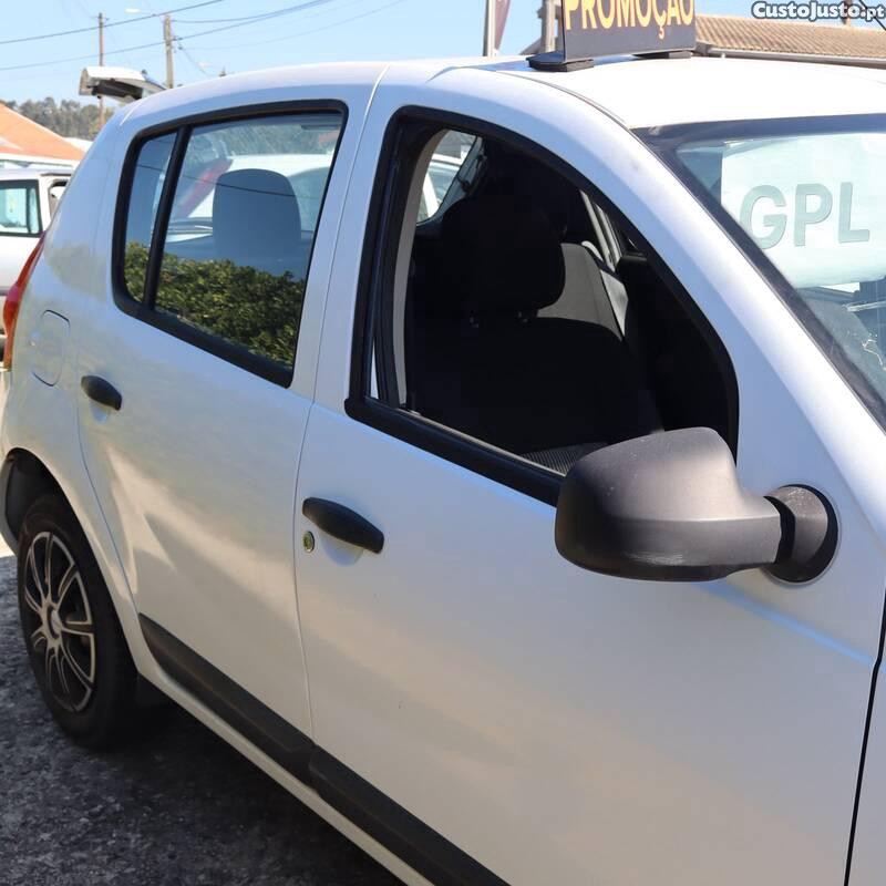 Dacia Sandero 1.4 Gasolina e GPL — photo 3