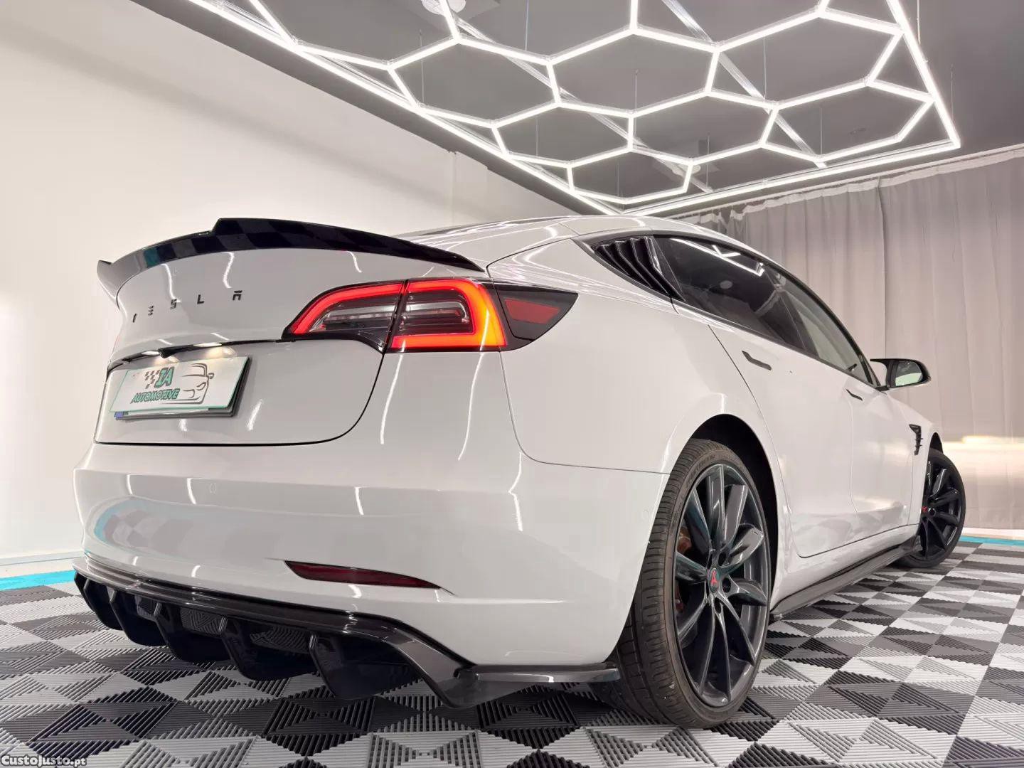 Tesla Model 3 Standard rwd plus — fotografia 16
