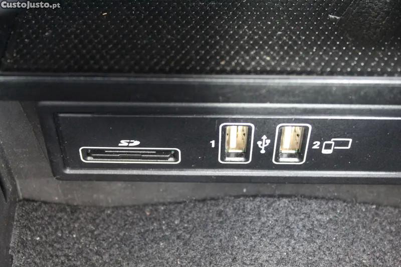 Mercedes-Benz C 180 d Exclusive — fotografia 11