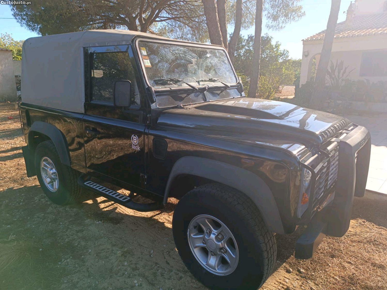 Land Rover Defender 90 Black Edition Commercial - 08 foto 2