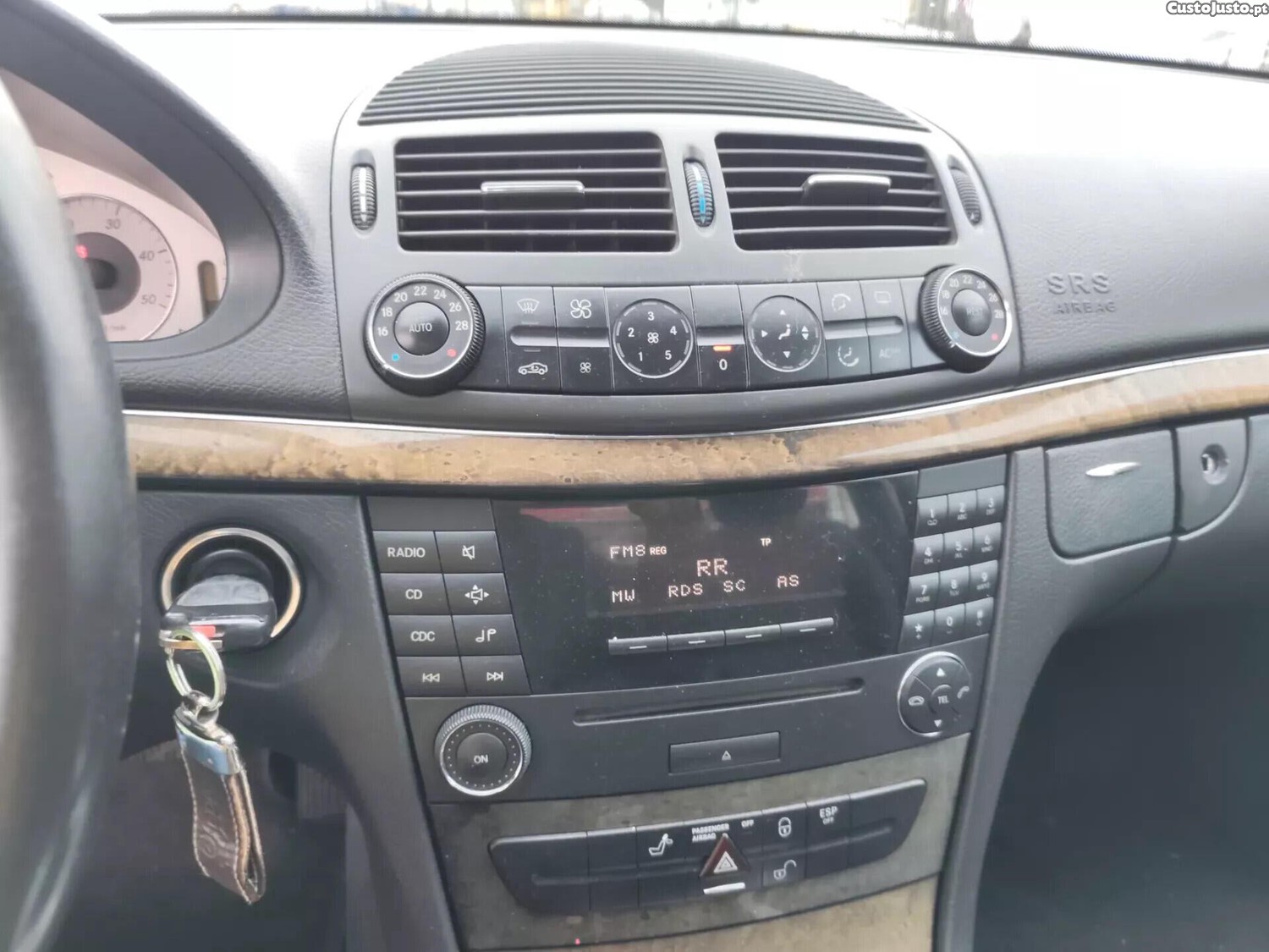 Mercedes-Benz E 220 CDi Avantgard — fotografia 8