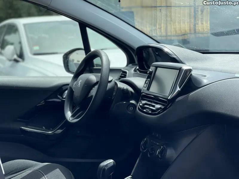 Peugeot 208 1.5 BlueHDi Active P — fotografia 6