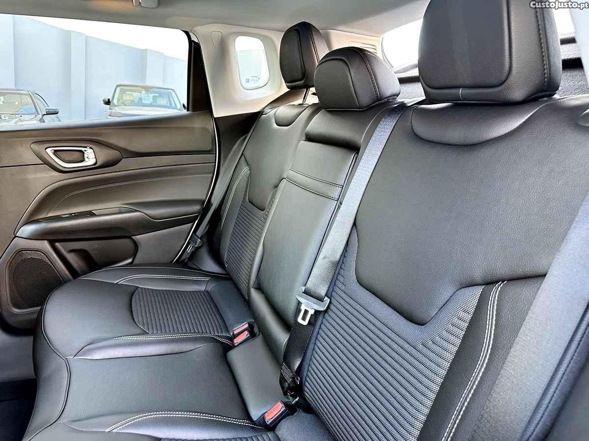 Jeep Compass Limited — fotografia 26