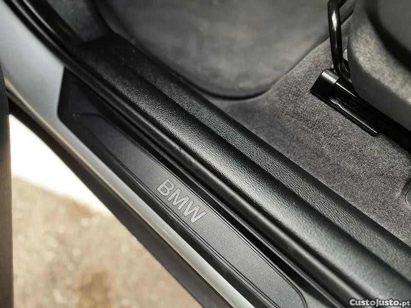 BMW X1 16 d sDrive Advantag — fotografia 4