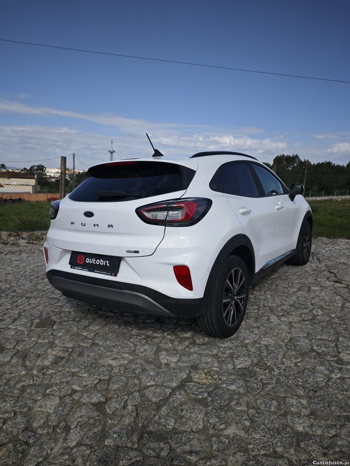 Ford Puma 1.0 EcoBoost Titanium — fotografia 11
