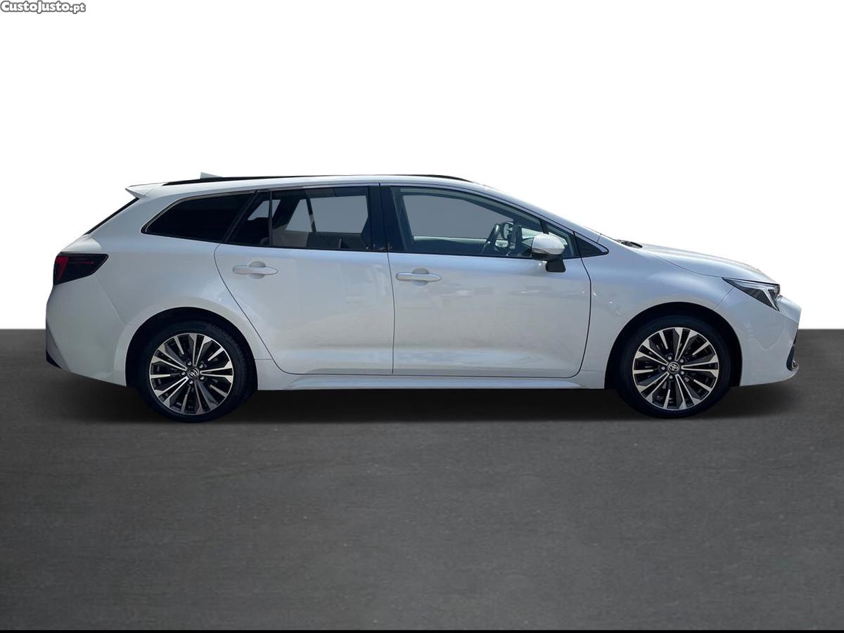 Toyota Corolla TS 1.8 Hybrid Comfort Plus — fotografia 4