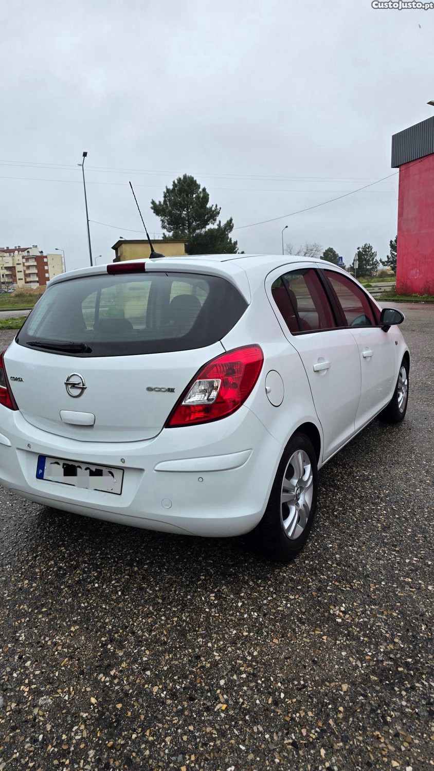 Opel Corsa 1.3 CDTI Ecoflex - Gasoleo — fotografia 5