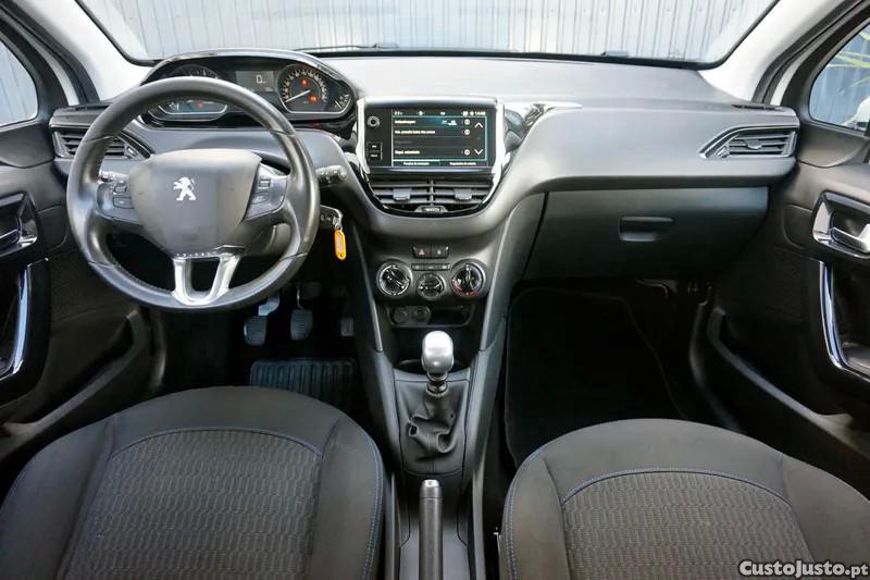 Peugeot 208 1.5 BlueHDi Signatur — fotografia 20