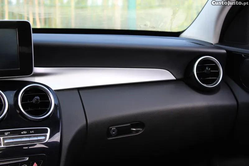 Mercedes-Benz C 180 d Exclusive — fotografia 10