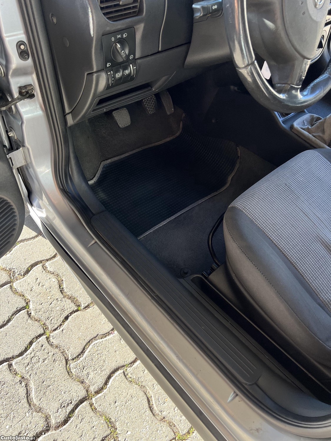 Opel Corsa 1.3CDTI COSMO — fotografia 9
