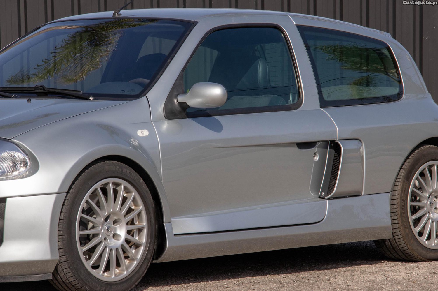 Renault Clio 3.0 V6 SPORT - 01 — photo 3