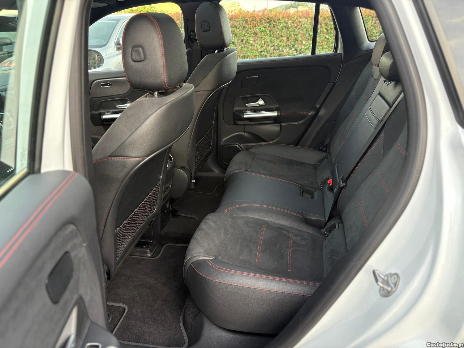 Mercedes-Benz EQA AMG Line — fotografia 3