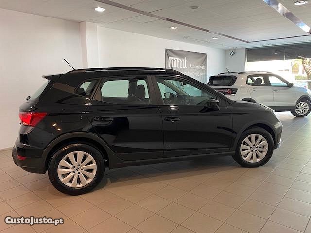SEAT Arona 1.0 TSI 95cv NACIONAL — fotografia 6