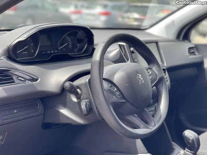 Peugeot 208 1.5 BlueHDi Active P — fotografia 12