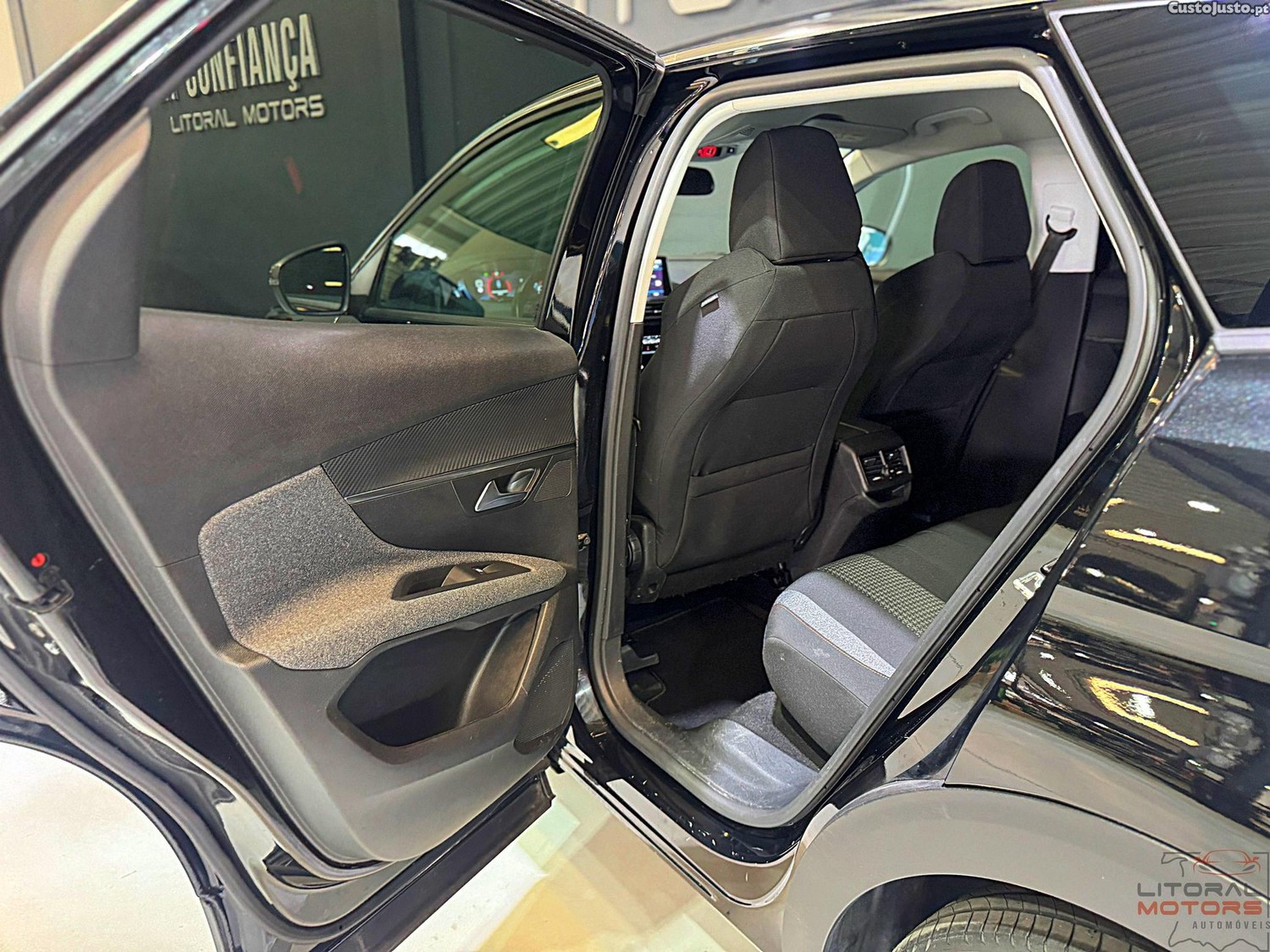 Peugeot 3008 1.2 PureTech Allure EAT8 — fotografia 11