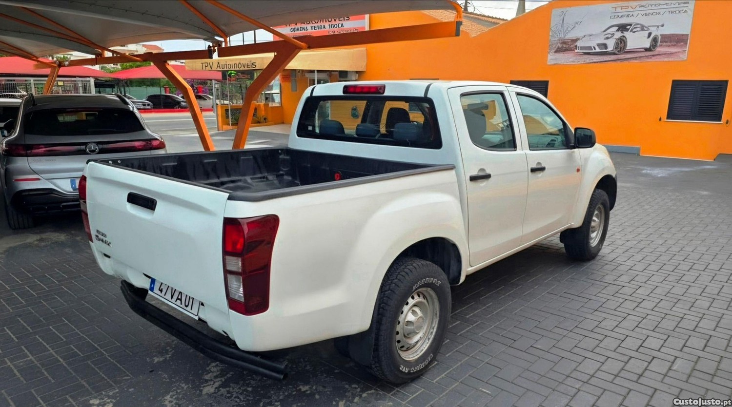 Isuzu D-Max 1.9 Ddi CL 4WD LS CM - 18 — photo 2