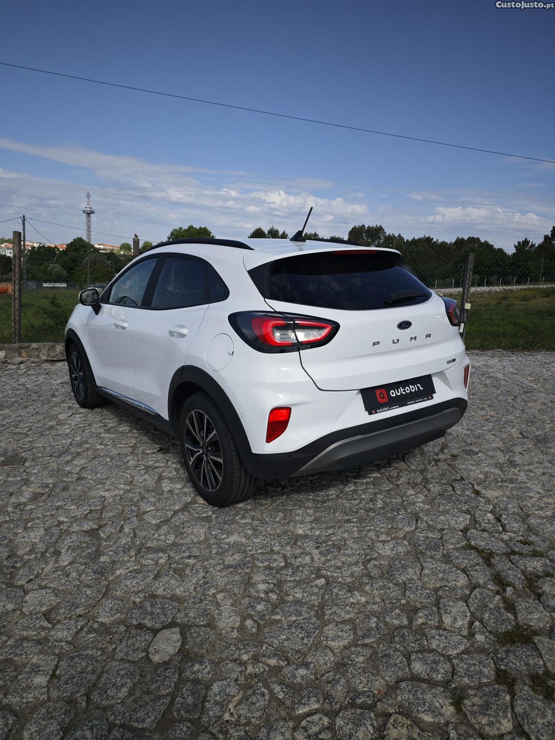 Ford Puma 1.0 EcoBoost Titanium — fotografia 13