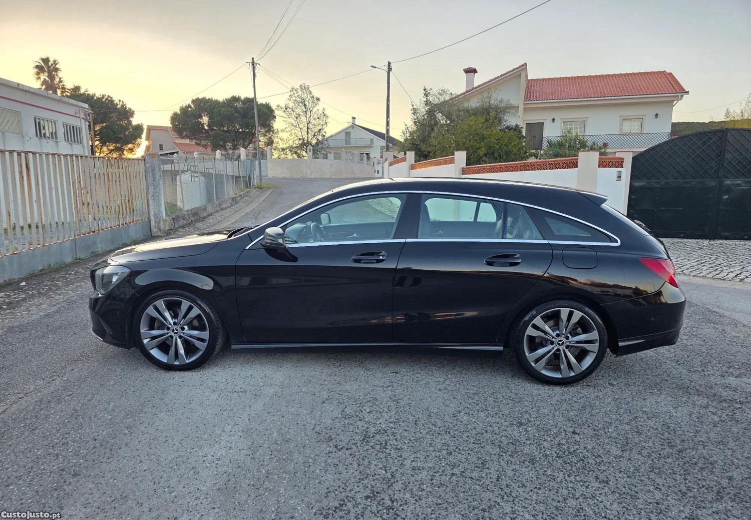Mercedes-Benz CLA 200 d Shooting Brake Urban — fotografia 4