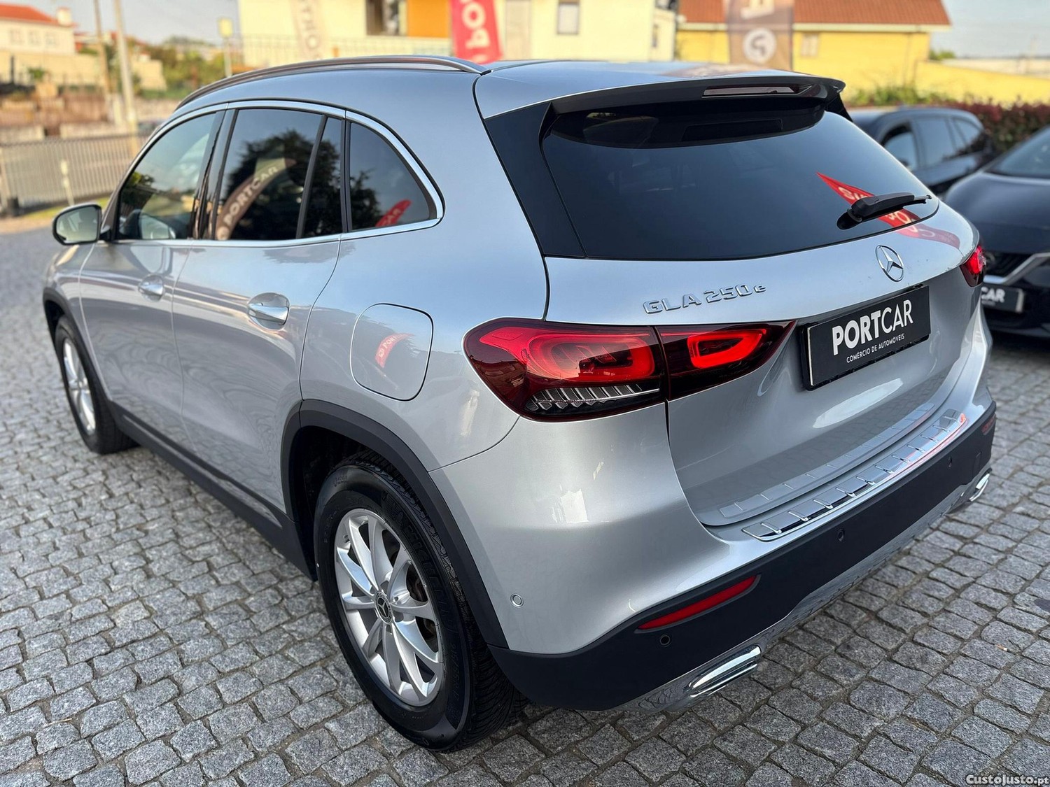 Mercedes-Benz GLA 250 e Progressive — fotografia 6