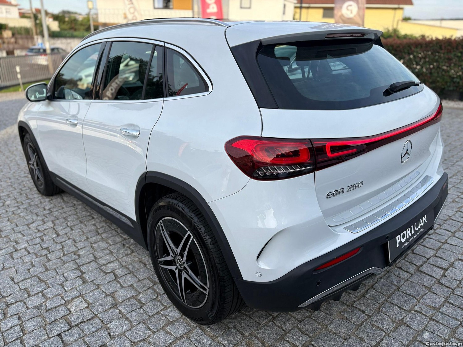 Mercedes-Benz EQA AMG Line — fotografia 13