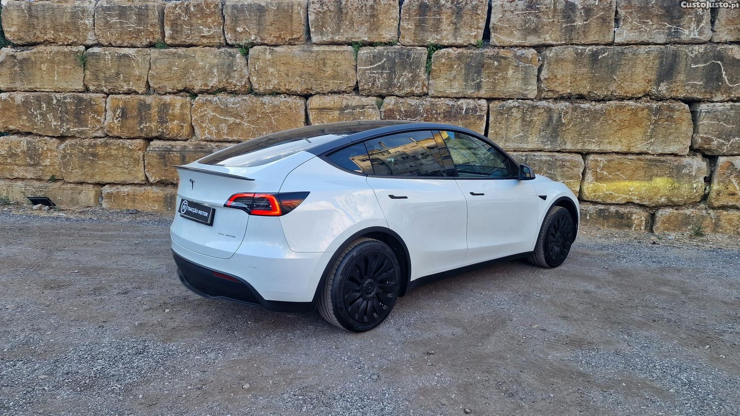 Tesla Model Y Long Range Tração Integral — fotografia 23