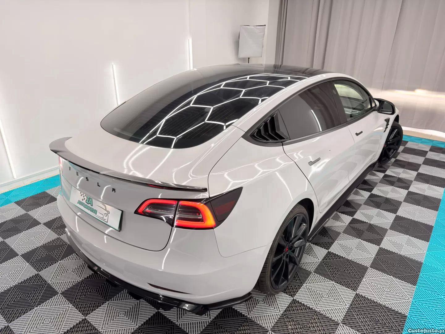 Tesla Model 3 Standard rwd plus — fotografia 17