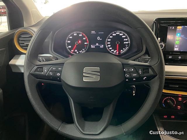 SEAT Arona 1.0 TSI 95cv NACIONAL — fotografia 3