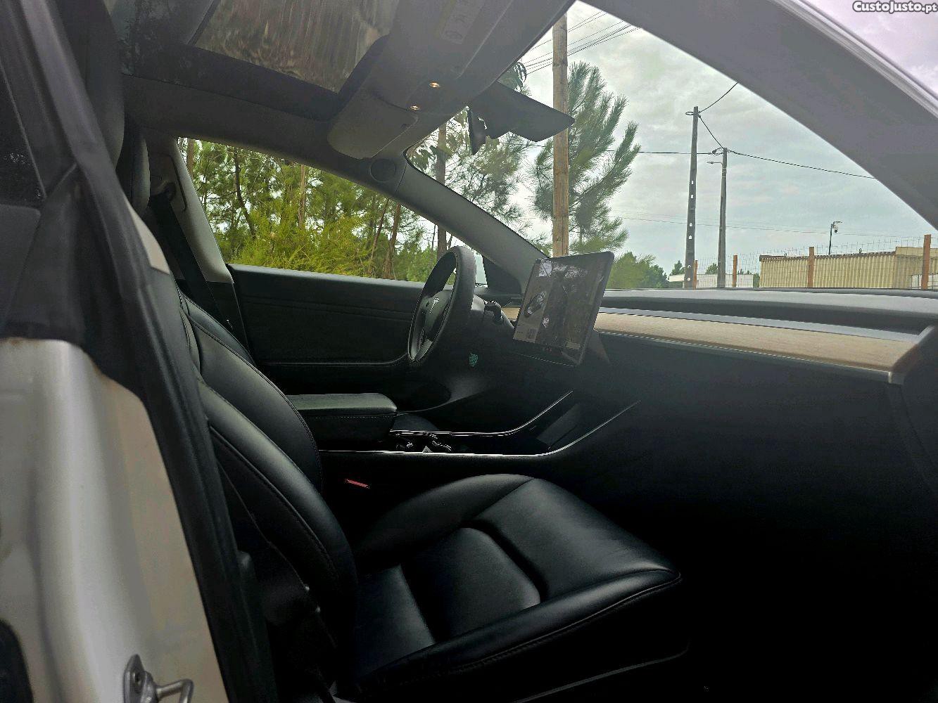 Tesla Model 3 standard Plus Range — fotografia 4