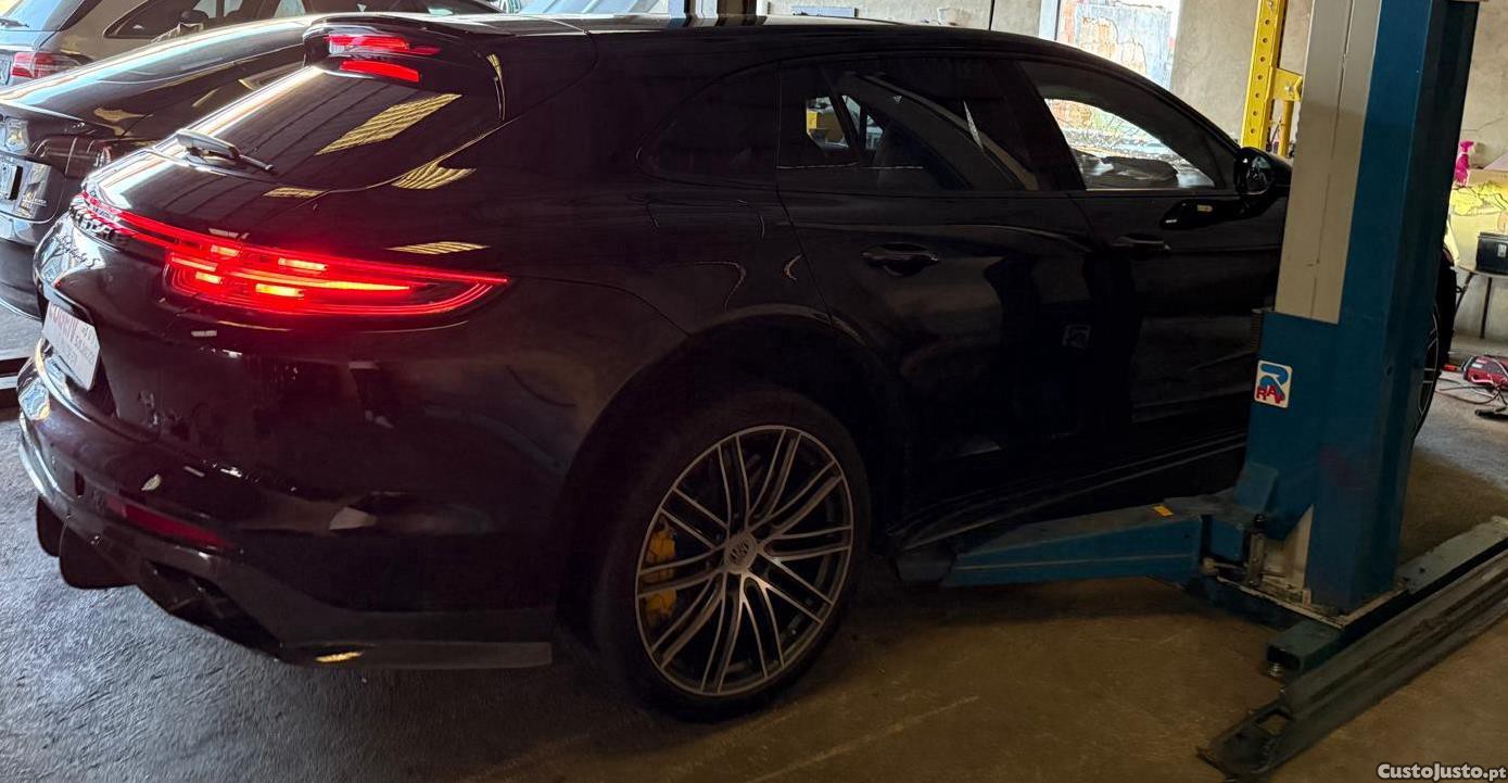Porsche Panamera Turbo S E-Hybrid Sport Turismo - 680cv - 19 foto 2