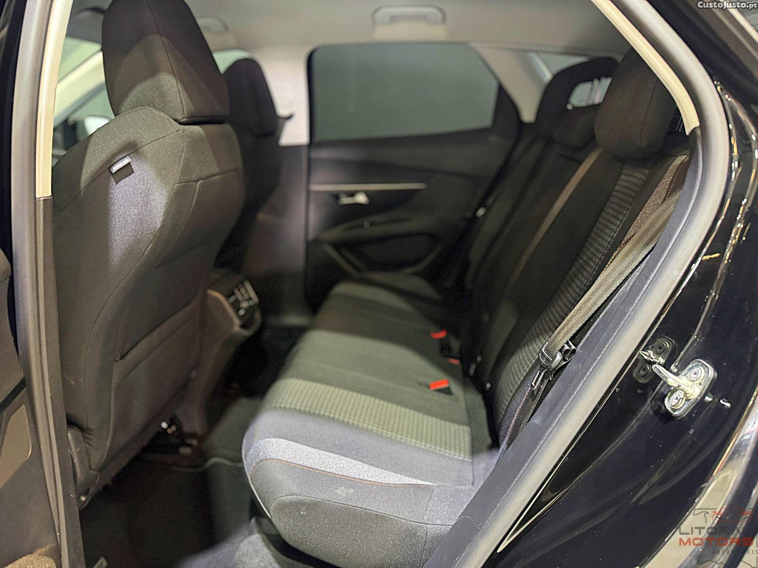 Peugeot 3008 1.2 PureTech Allure EAT8 — fotografia 10