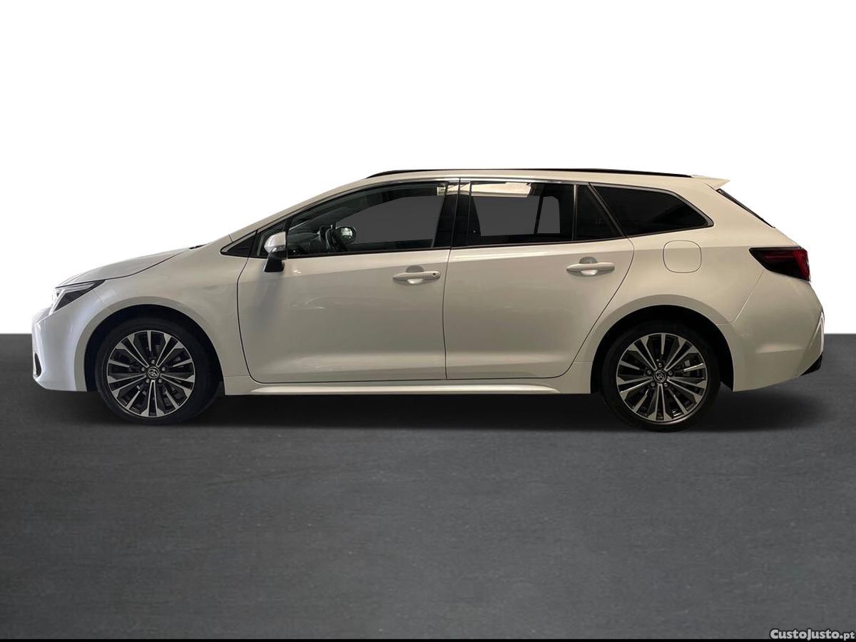 Toyota Corolla TS 1.8 Hybrid Comfort Plus — fotografia 13