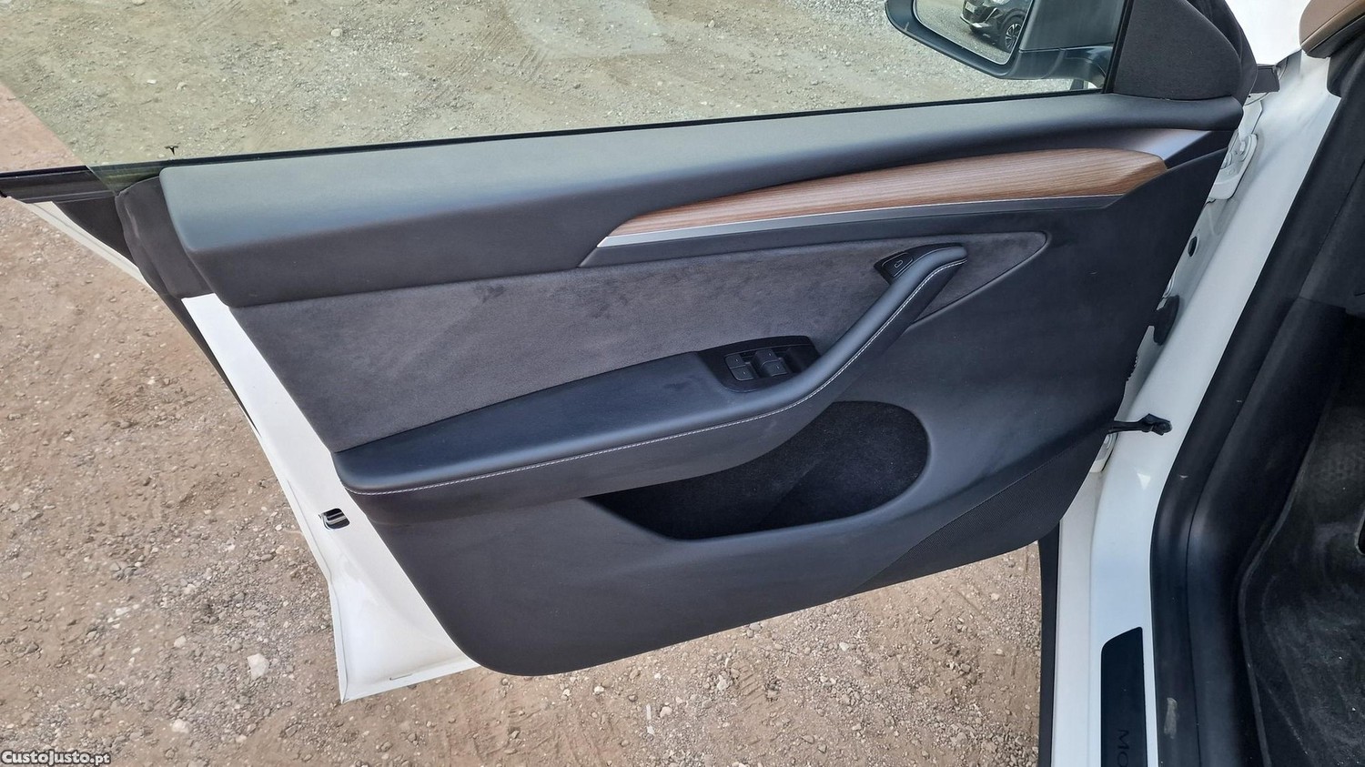 Tesla Model Y Long Range Tração Integral — fotografia 17