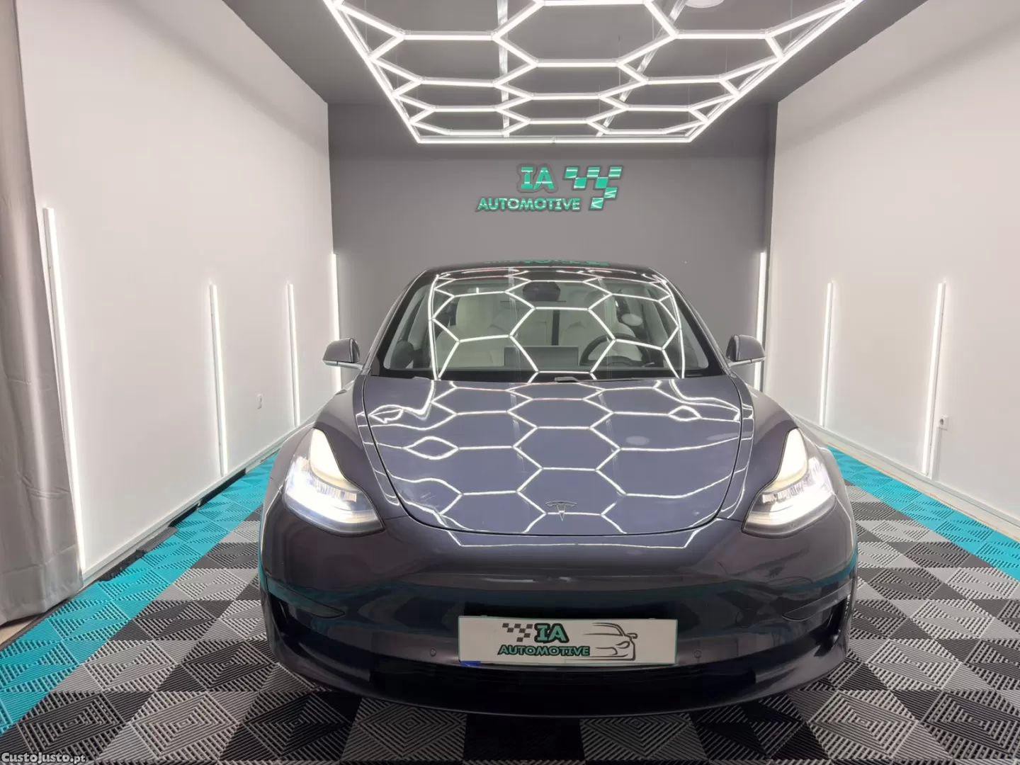 Tesla Model 3 Performance dual motor awd - 19 foto 2
