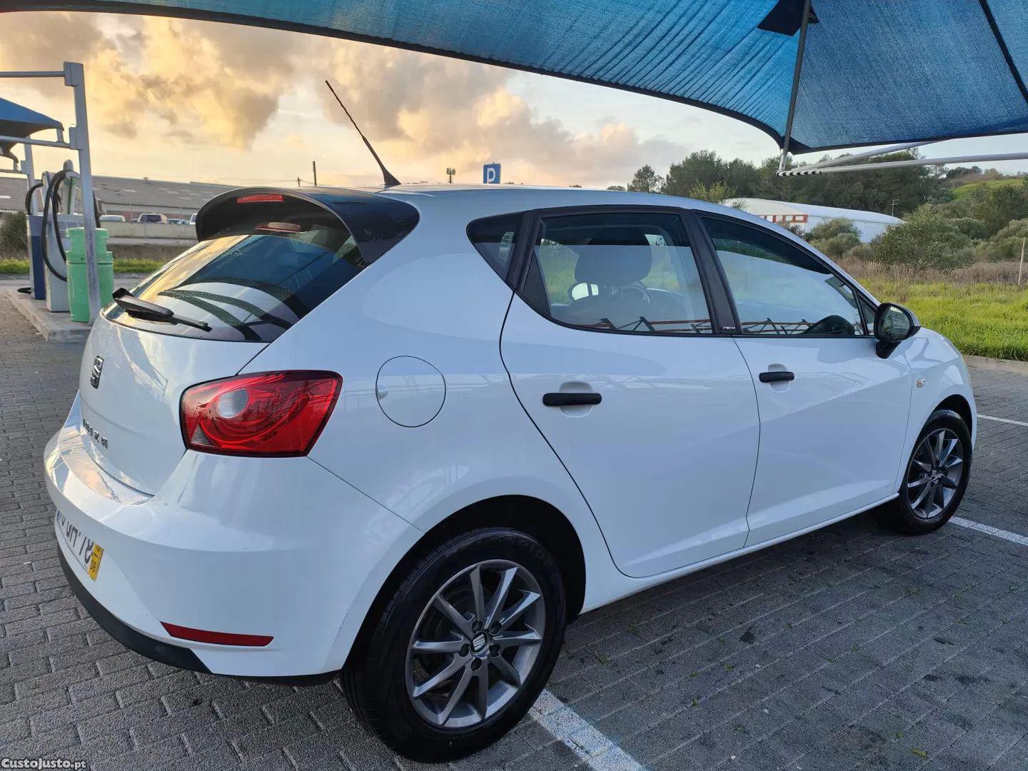 SEAT Ibiza 1.2 tdi i-tech — fotografia 12