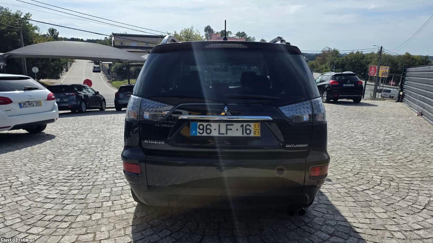 Mitsubishi Outlander 2.2 di-d intense — photo 4