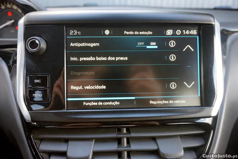 Peugeot 208 1.5 BlueHDi Signatur — fotografia 4