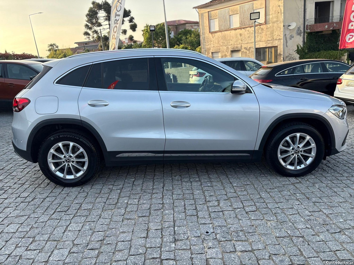 Mercedes-Benz GLA 250 e Progressive — fotografia 3