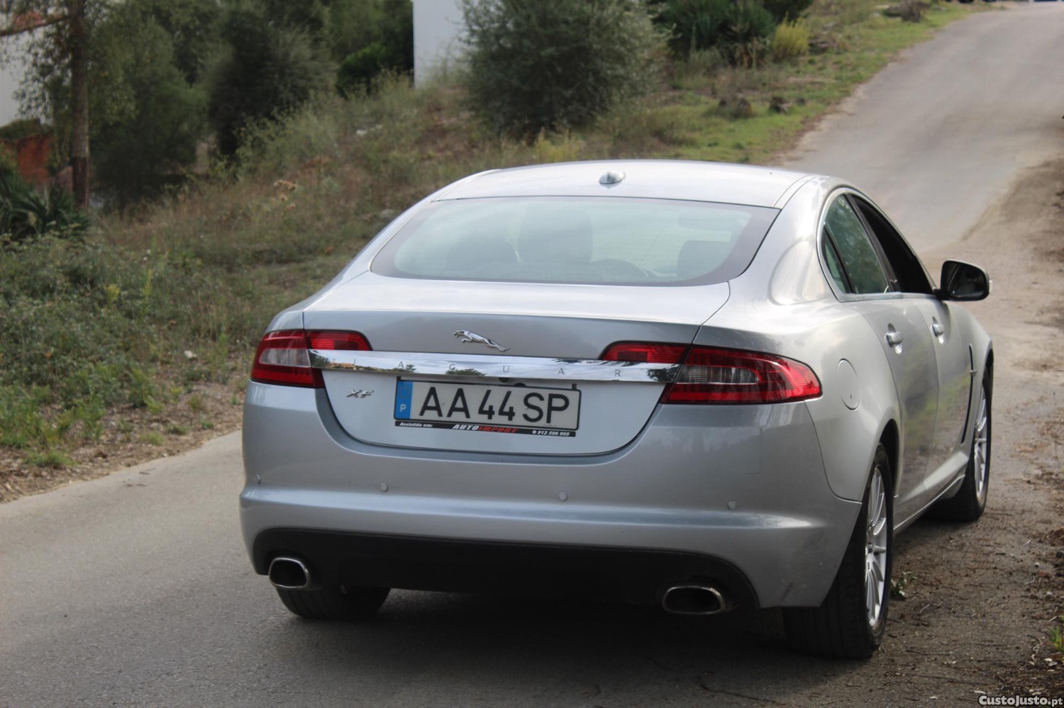 Jaguar XF 2.7D  V6 Luxury - 08 foto 3