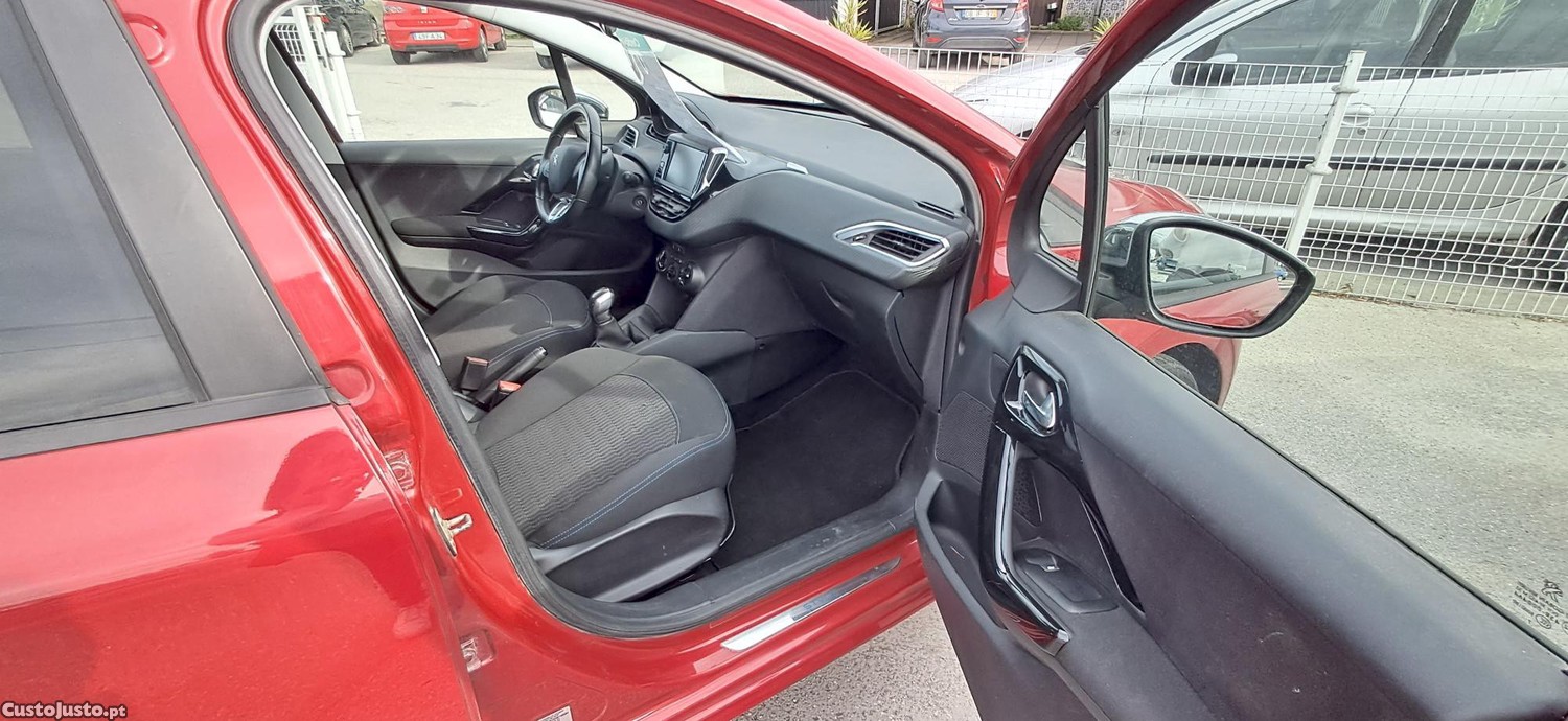 Peugeot 208 Style — fotografia 3