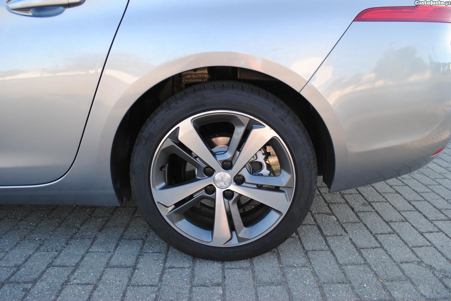 Peugeot 308 Sw 1.6 hdi Allure — fotografia 4