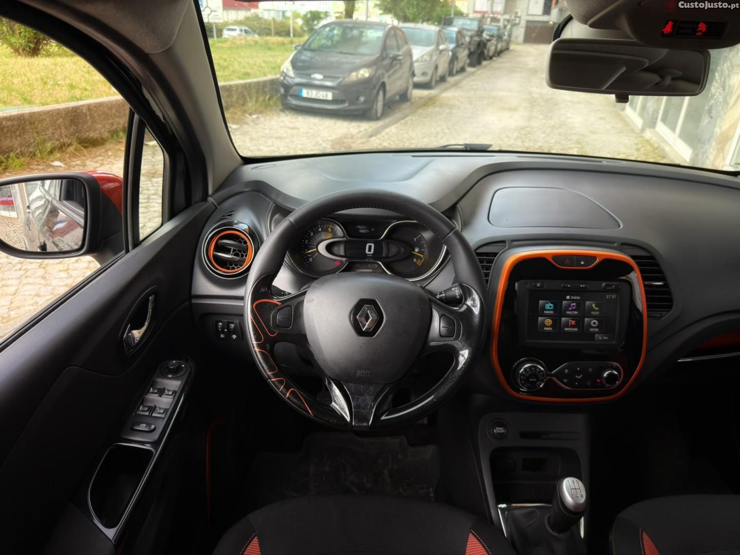 Renault Captur 1.5 dCi Exclusive — fotografia 15