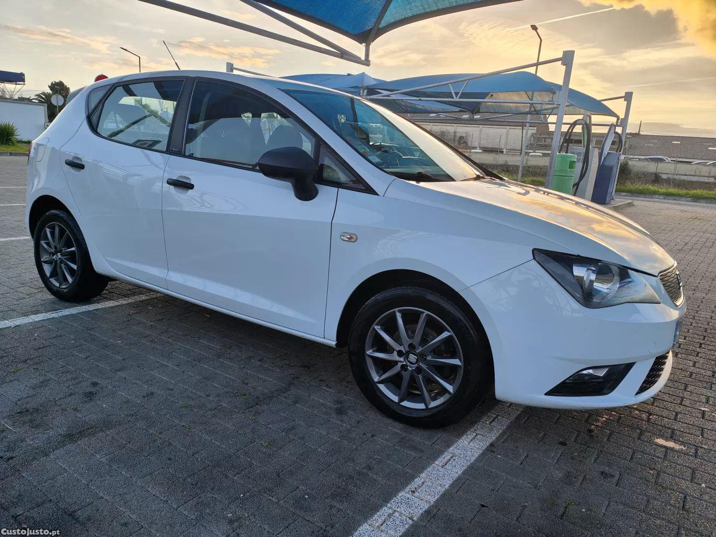 SEAT Ibiza 1.2 tdi i-tech — fotografia 11