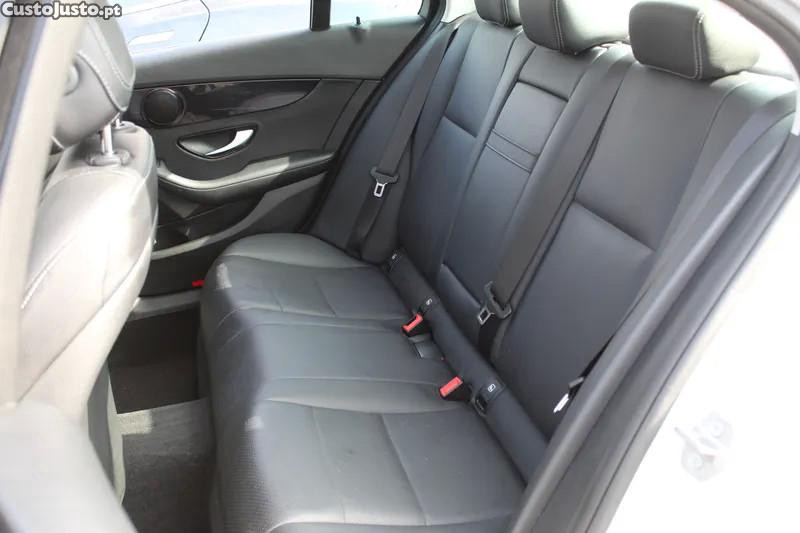 Mercedes-Benz C 180 d Exclusive — fotografia 6
