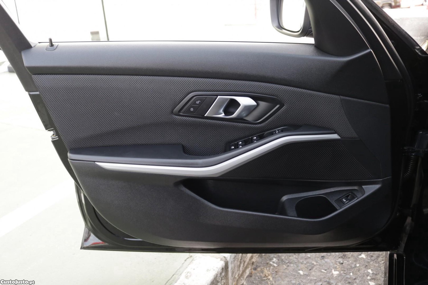 BMW 318 d Touring Advantage Auto 150cv — fotografia 28