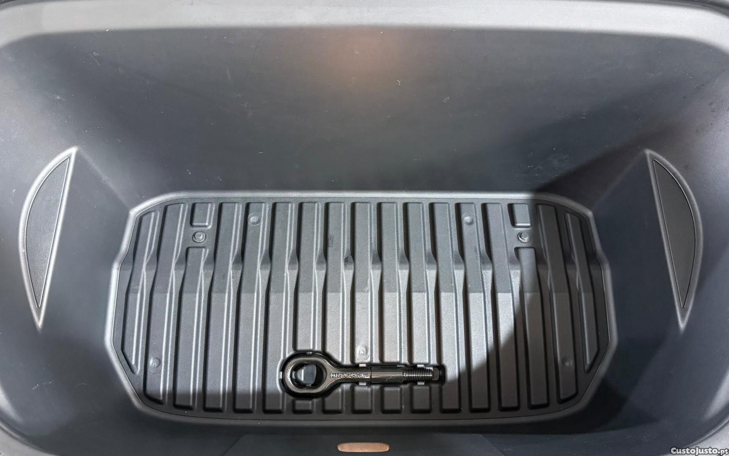 Tesla Model Y Long Range Dual Motor AWD - 23 foto 4