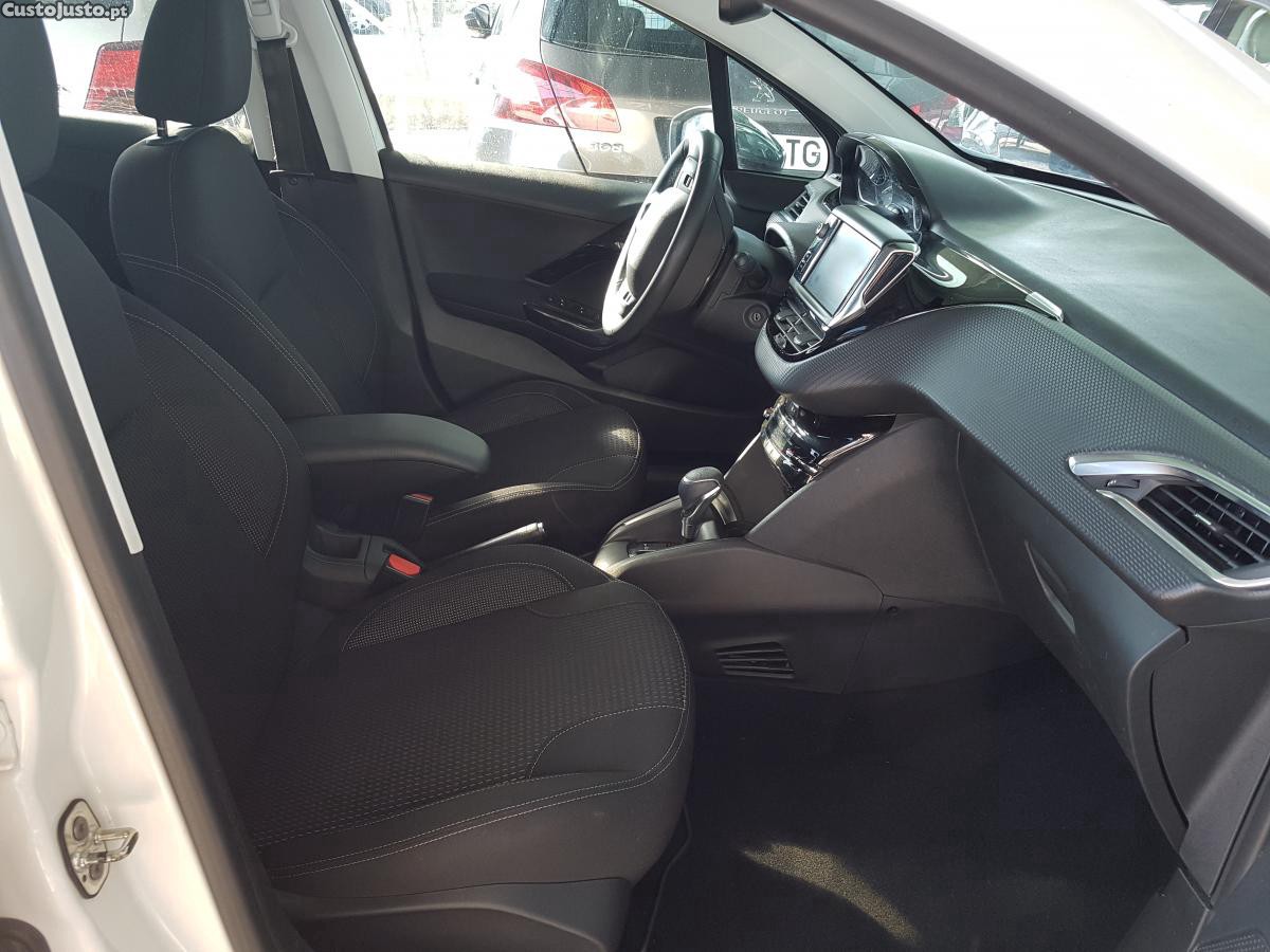 Peugeot 208 1.2 Automático — fotografia 6