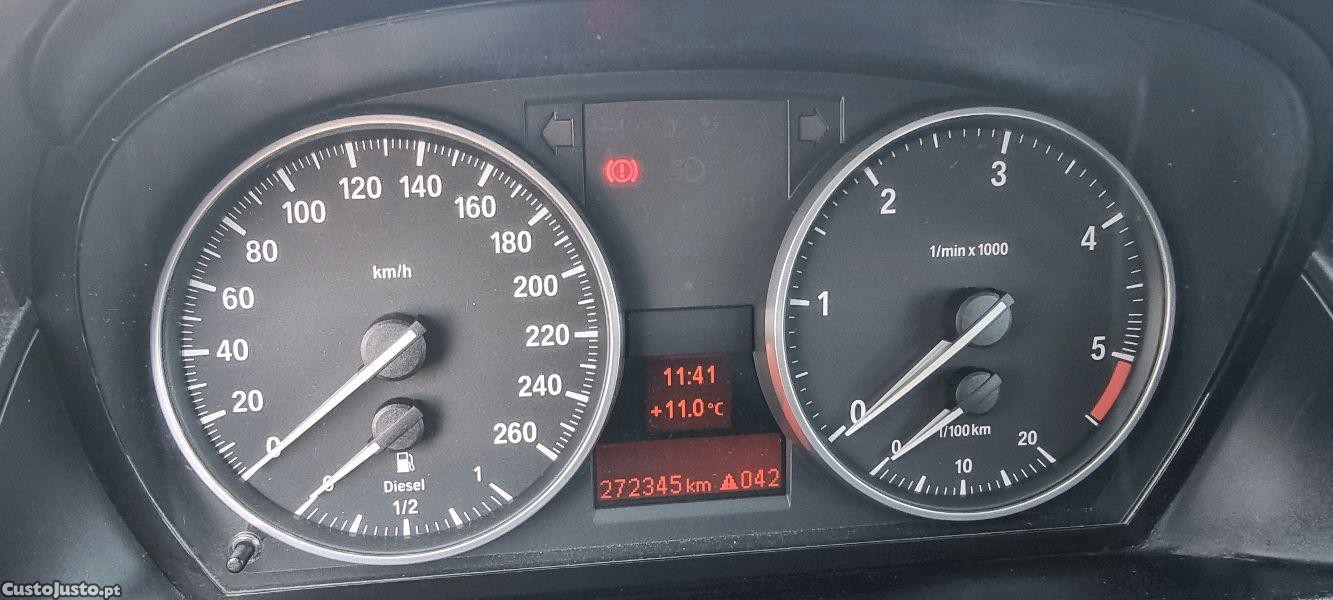 BMW X1 23d x drive impecável novo preço — fotografia 5