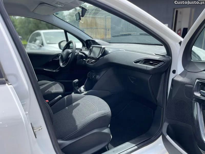 Peugeot 208 1.5 BlueHDi Active P — fotografia 7