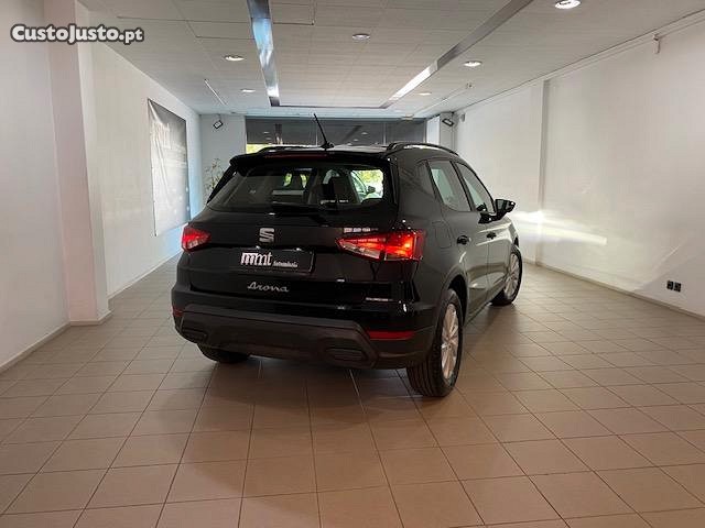 SEAT Arona 1.0 TSI 95cv NACIONAL — fotografia 5